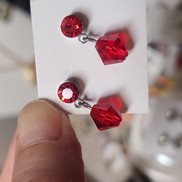 Elegant Red and green clear crystal aurora beads Earrings - Picture 11 of 17